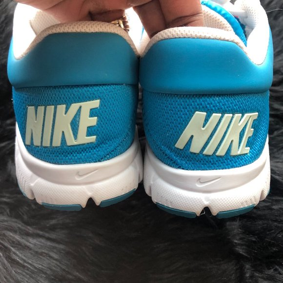 Nike Training Sneakers - Picture 9 of 10